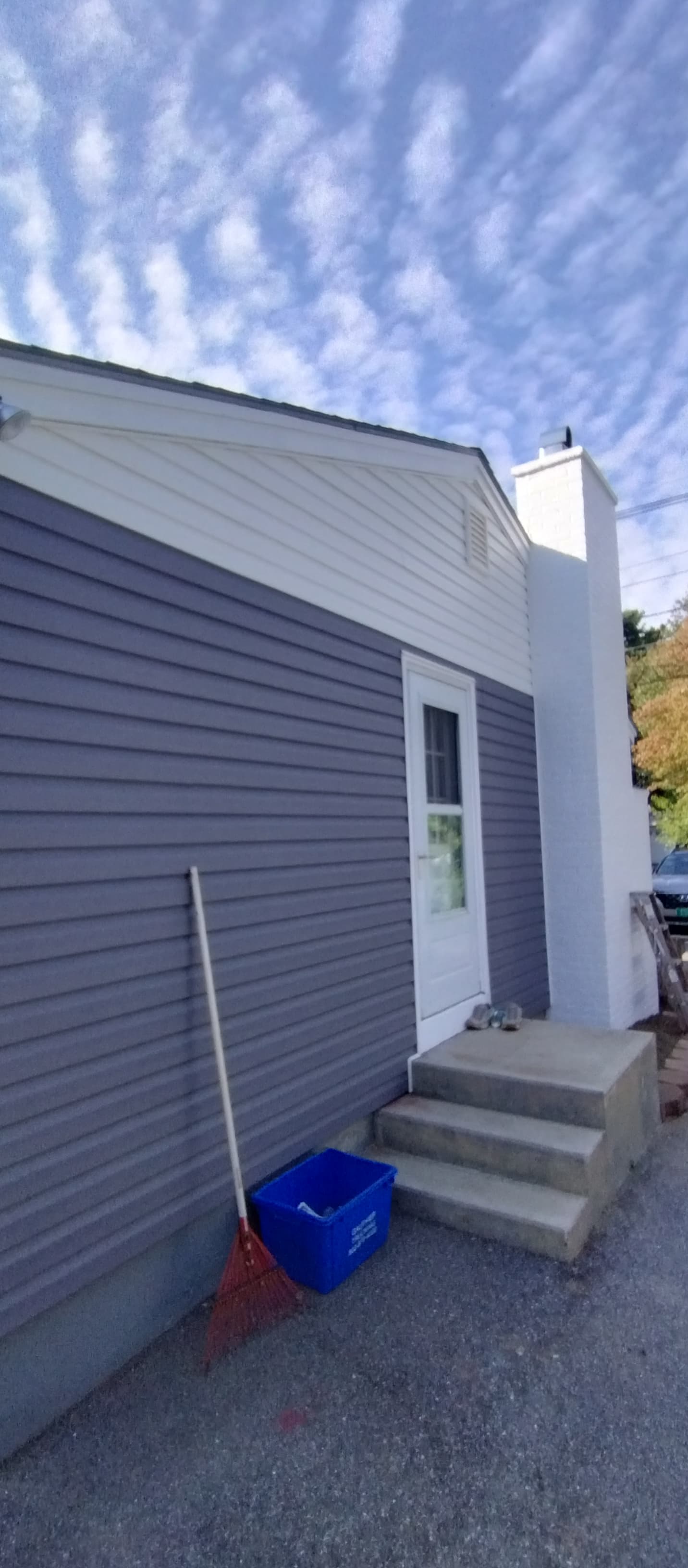 Completed vinyl siding project